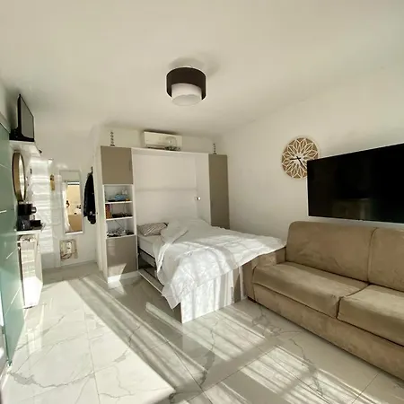 Chateau Saint Louis - Apartmán